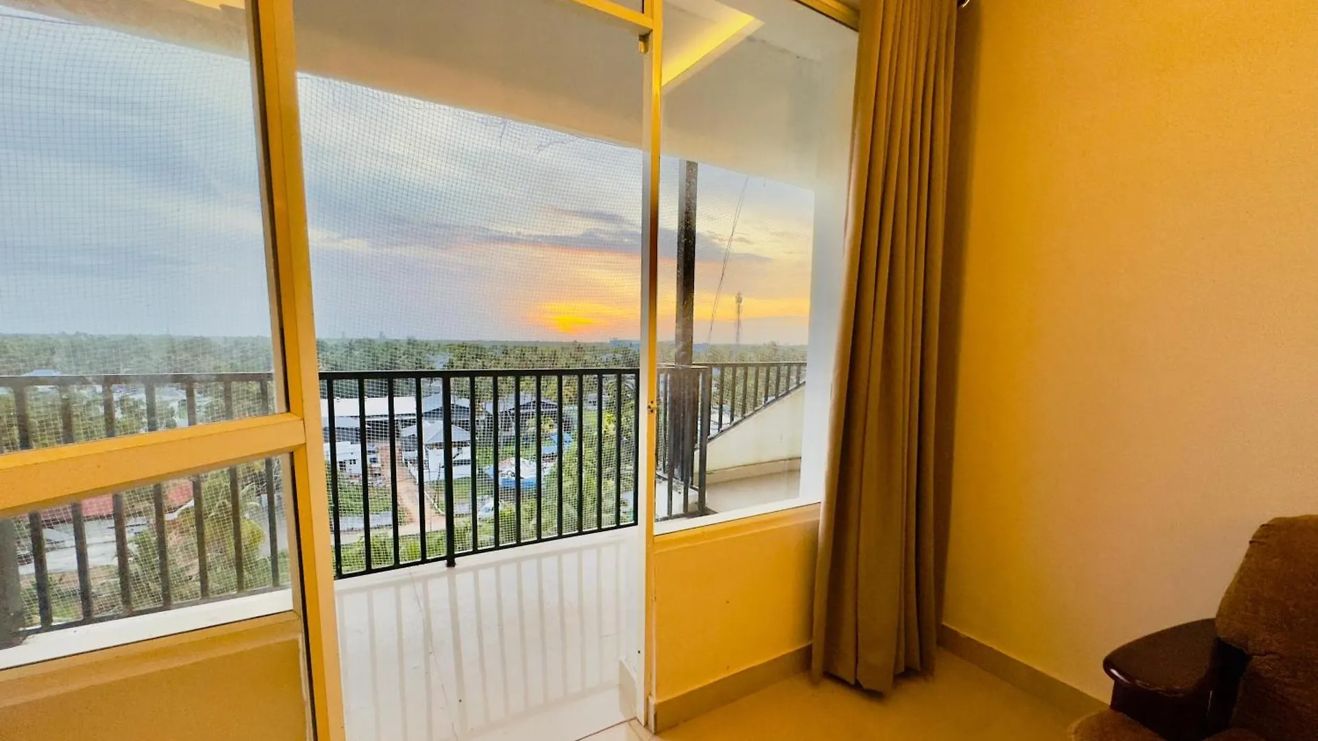 Veu Ragamalika Apartments Near Lakeshore Hospital 0*, Kochi India