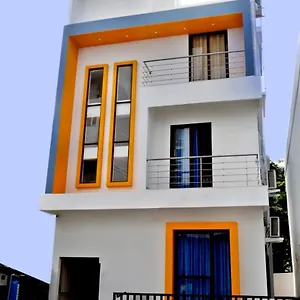  Lodge Uthram Residency