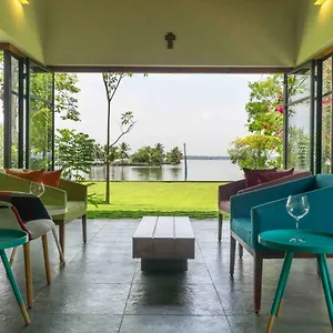  Villa Cheppanam House With Backwater View And Pvt Lawn By Stayvista